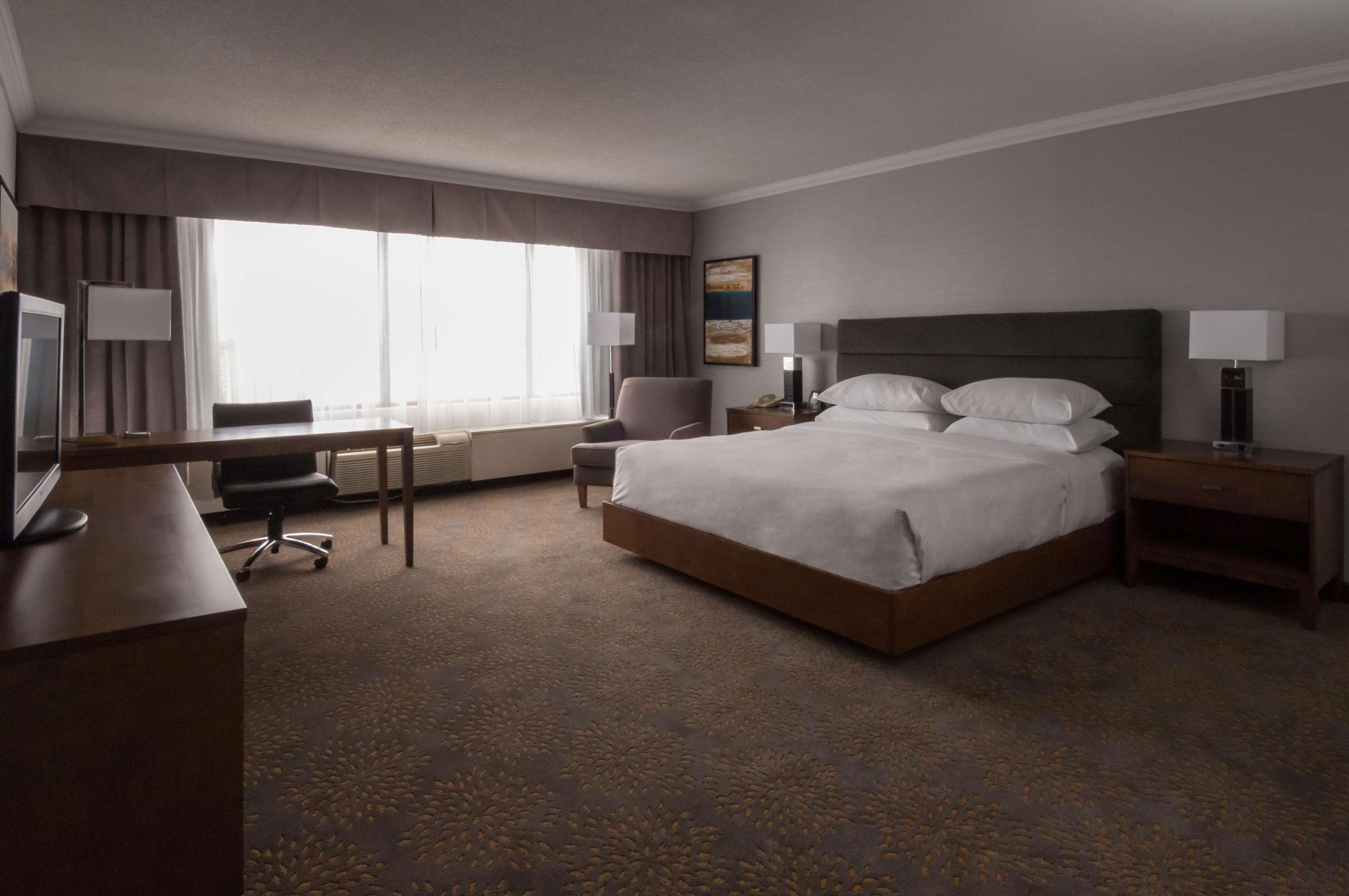 ดับเบิล ทรี บาย ฮิลตัน ลอนดอน ออนทาริโอ Hotel ภายนอก รูปภาพ