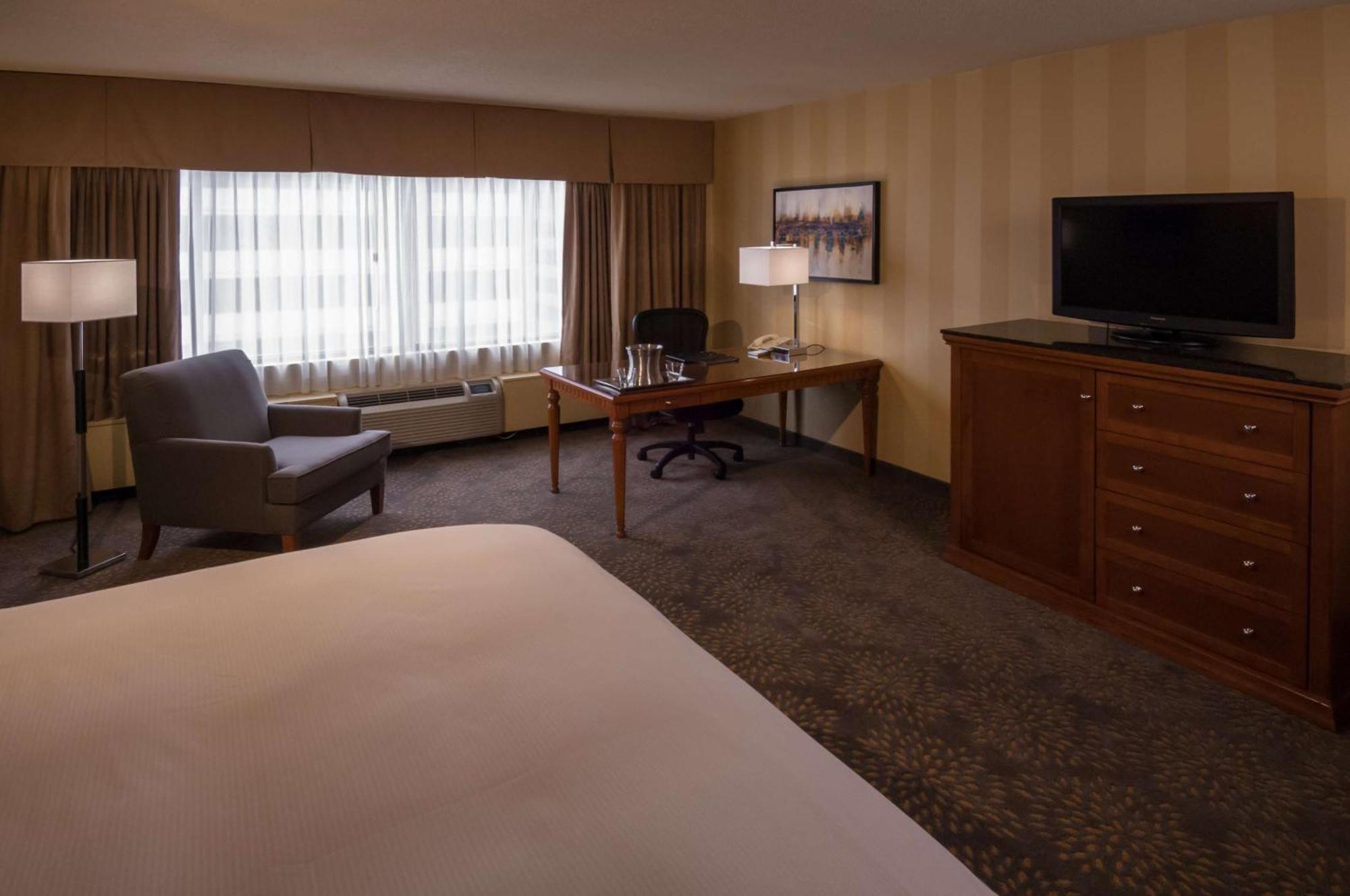ดับเบิล ทรี บาย ฮิลตัน ลอนดอน ออนทาริโอ Hotel ภายนอก รูปภาพ